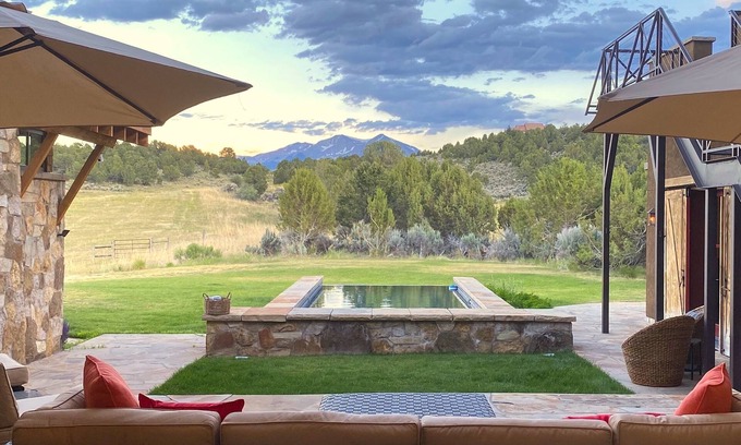 Missouri Heights House | Sky Door Ranch: Scenic Views and Pet-Friendly Amenities