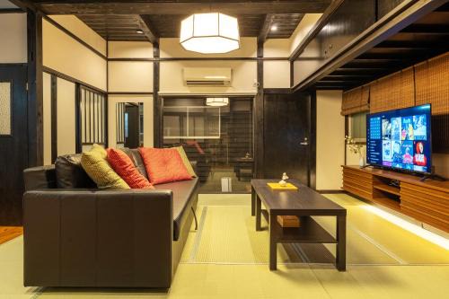 Azumabashi Villa | SKY GATE: Stunning Villa Steps from Skytree & Asakusa