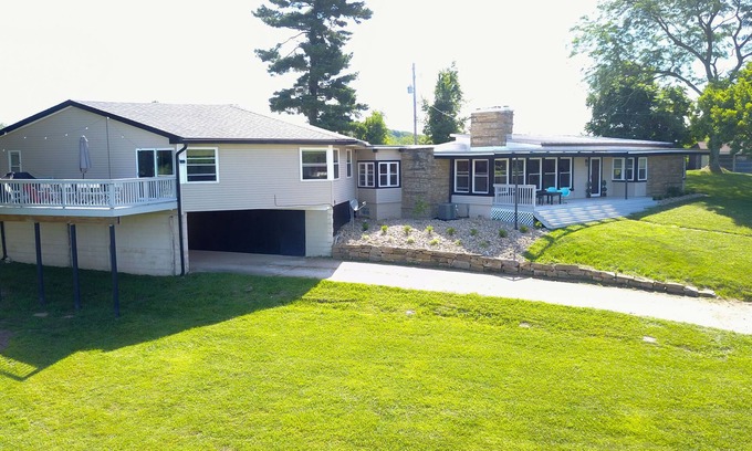 Nashport House | Exceptional Sky Hi at Buckeye Lake: Pet-Friendly Retreat