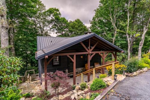 Blowing Rock House | Sky Laurel Cottage: Family and Pet Friendly Retreat
