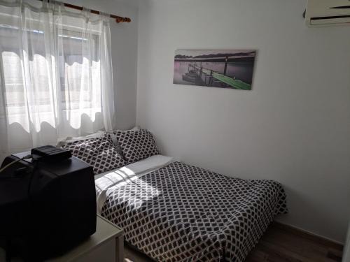 Aigio Apartment | Pet-Friendly Retreat at Sky Line Center City Dimitropoulos