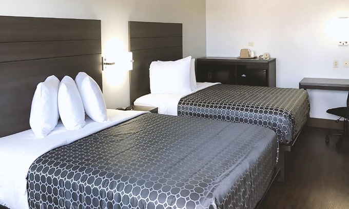 Arena District Hotel | Sky Palace Inn By Jasper Near AT & T Center - Standard 2 Queen Bed Non Smoking