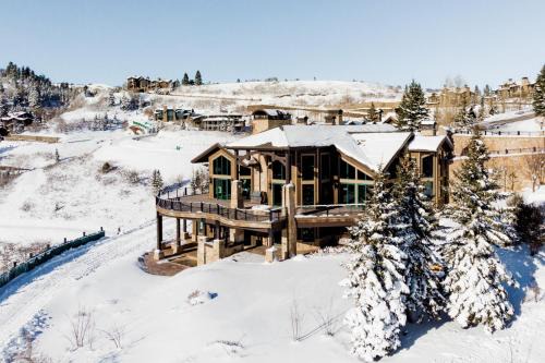 Deer Valley House | Sky Ridge Retreat: Family-Friendly Getaway in Nature