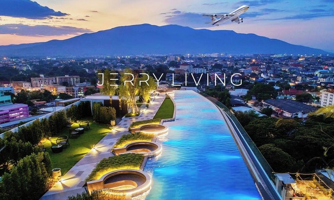 Chang Khlan Apartment | Inviting Sky River Room with City Views in Chiang Mai