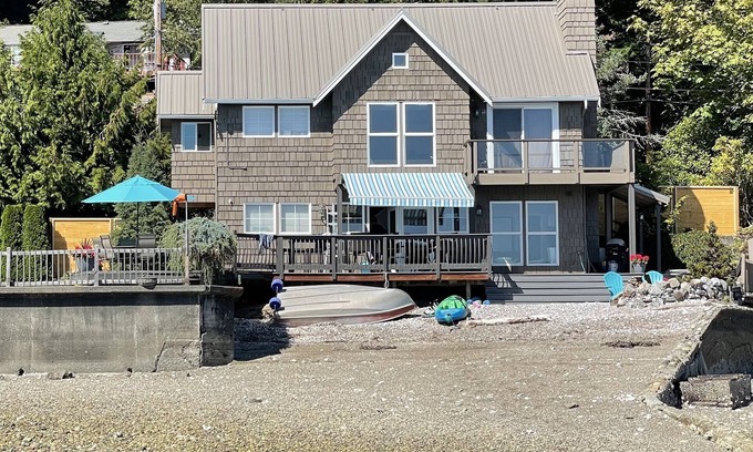 Burley House | Experience Ocean Views at Sky's Landing Beach House
