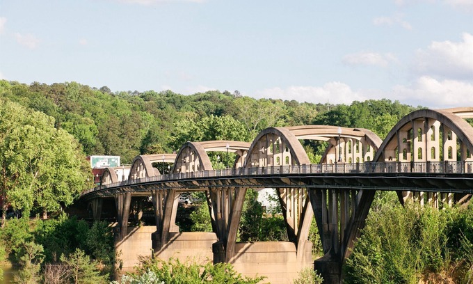 Wetumpka Apartment | Experience Downtown Wetumpka with Scenic Sky Views!