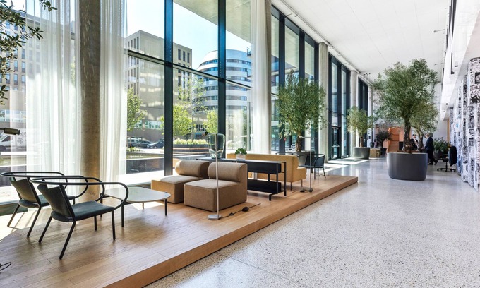 Landstrasse Apartment | Stylish SKY9 Apartments in District 3 with Pool & Breakfast