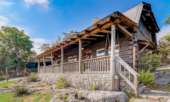 Canyon Lake House | Top-Rated Skyband Cabin - Perfect for Family Getaways