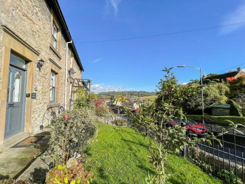 Bakewell House | Elegant Skye House: Pet and Child Friendly Retreat