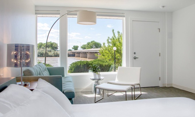 Green River House | Skyfall Guestrooms: Family-Friendly Retreat with Top Amenities