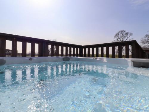 Bury St Edmunds House | Experience Skylarks: Child-Friendly 4-Star Getaway