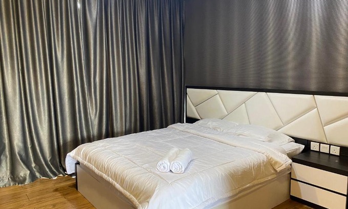 Lubuk Baja Apartment | Oceanfront Skyline 1005: Family-Friendly Stay in Nagoya