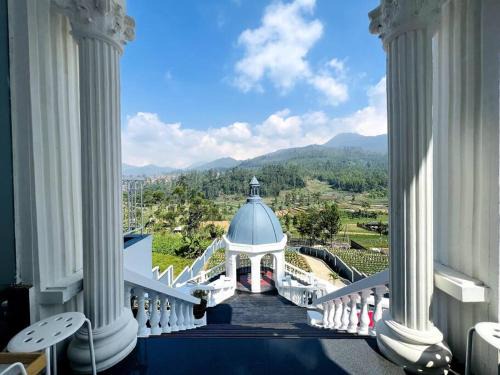 Ciwidey Villa | Beautiful Skyline BlueDome Villa Ciwidey with Hot Tub