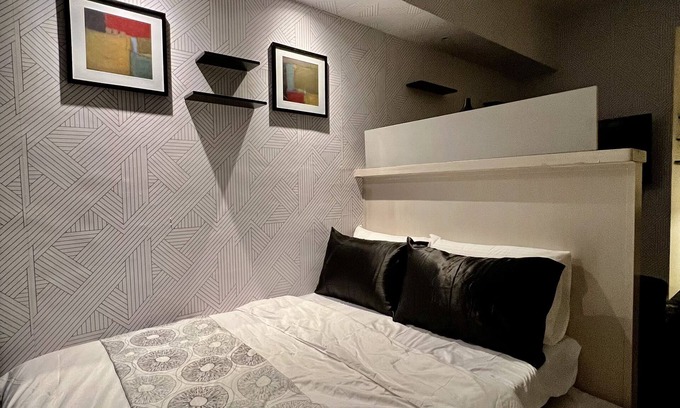 Kaunlaran Condo | Skyline City Living: Family-Friendly Comfort Awaits