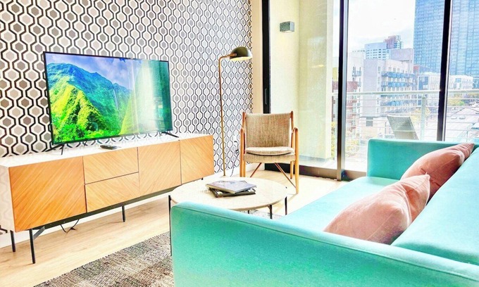 East Village Apartment | Skyline Flat Facing Downtown San Diego