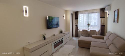 Golden Sands Apartment | Skyline Sea View - Топ център Златни пясъци, първа линия