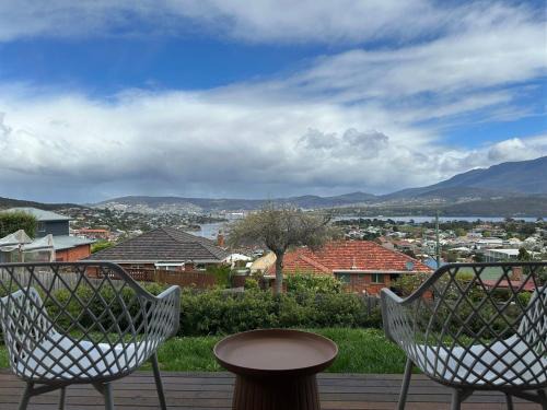 Lindisfarne Apartment | Skyline Serenity Lower - Ideal for Families, Near City & Airport