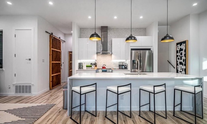 Cedars Villa | Pet-Friendly Skyline View Townhouse with Kitchen Amenities