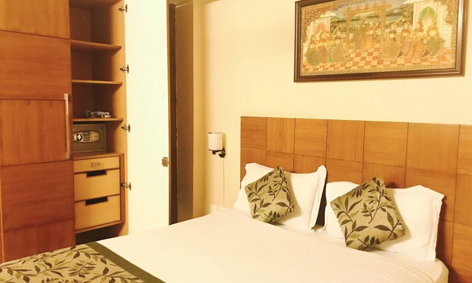South Extension Hotel | Budget-Friendly Skylink Suites with Family Amenities