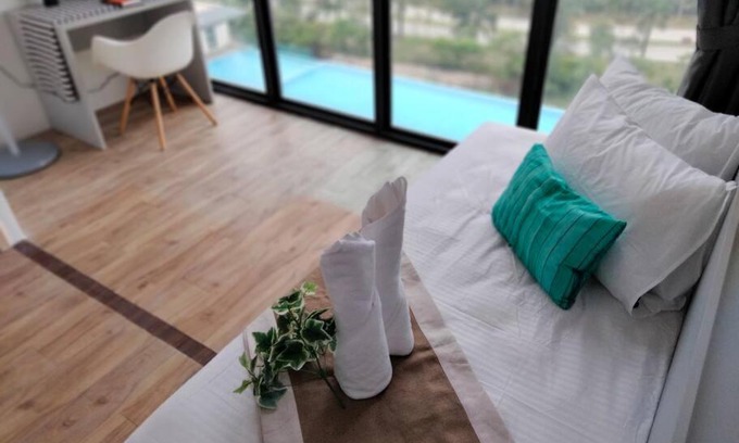 Cyberjaya Apartment | Relax at Skypark Residence Cyberjaya with Pool & Balcony