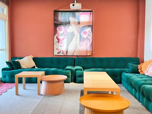 Dongshan House | 空島五館 - Pet-Friendly Retreat with BBQ & Game Room