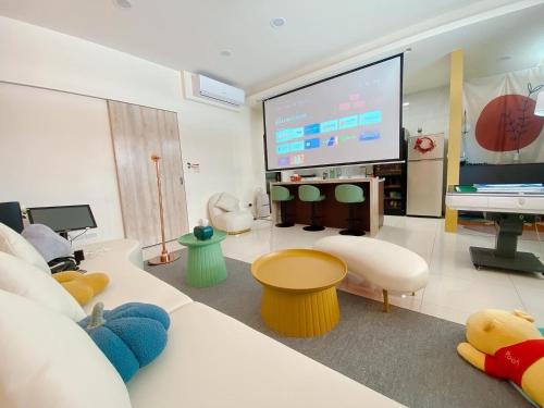 Wujie Villa | Pet-Friendly SKYPIEA Villa: Perfect for Family Gatherings