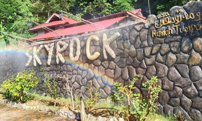 Jeram Takar House | SKYROCK VILLA: Guest Rated 10/10 & Family Friendly Retreat