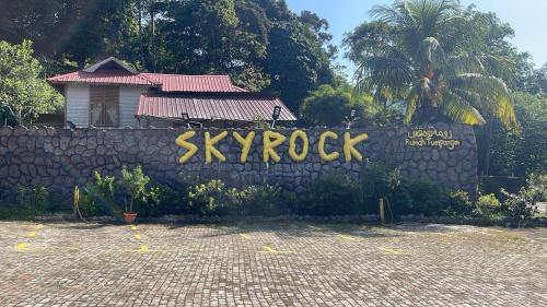 Jeram Takar House | Experience SKYROCK VILLA SG LEMBING with Private Pool Access