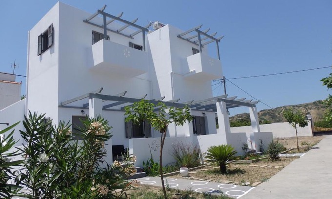 Skiros House | Pet-Friendly Skyros Koxilas Studios with Ocean Views