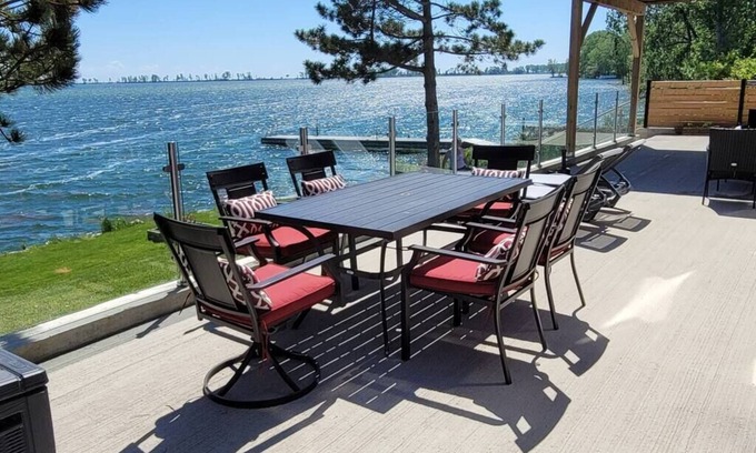 Wellington House | Experience Relaxation at SkySuite on West Lake with Spa & Ocean Views