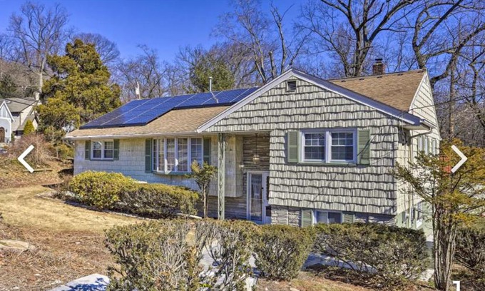 West Orange House | Skyview Cottage: Guest Rated 10/10, Pet & Child Friendly