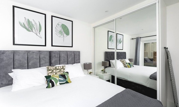 Enfield House | Relax at Skyvillion Vineyard Court - 1-Bed with Garden