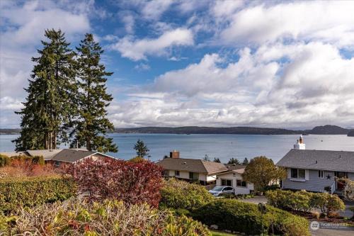 Bryn Mawr-Skyway House | Skyway