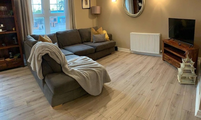 Belfast Apartment | Relax at Slane Stay in Belfast with Spa & Family Amenities