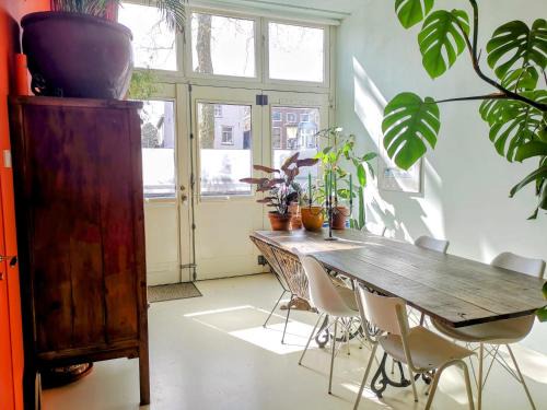 Utrecht Apartment | Experience Slapen aan de Sluis: Guest Rated 9.4/10