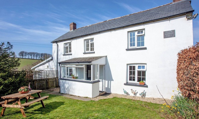 Okehampton Cottage | Inviting 4-Bedroom Getaway in Northlew with Pool Access