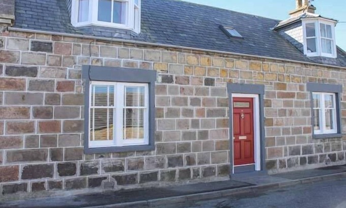 Buckie Cottage | Pet-Friendly Slater's Cottage with Oceanfront Views