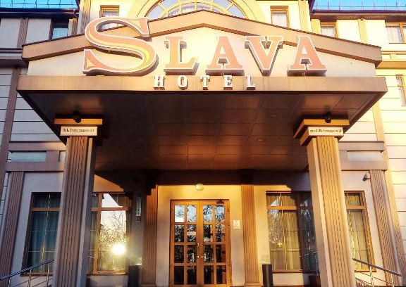 Zaporozhye Hotel | Budget-Friendly Slava Hotel with Breakfast & Hot Tub Access