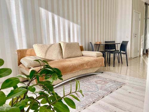 Pozniaky Apartment | Cozy Slavutich Apartment #4: Pet & Child Friendly Stay