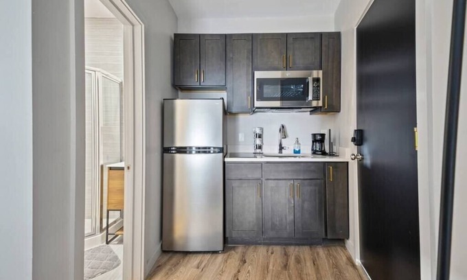 Middletown Apartment | Modern Apartment in Middletown: Pet & Child Friendly Stay