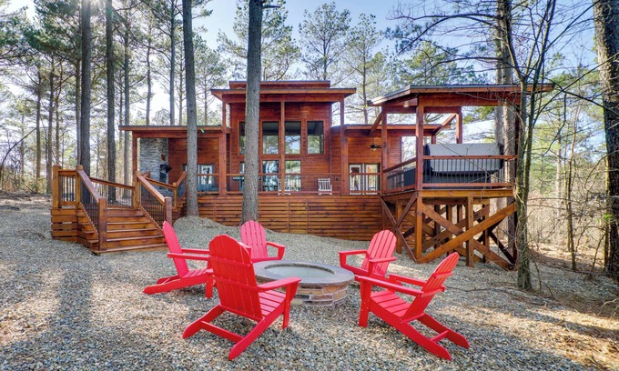 Pickens Cabin | Modern Cabin with Hot Tub, 10/10 Guest Rated, Near Lake