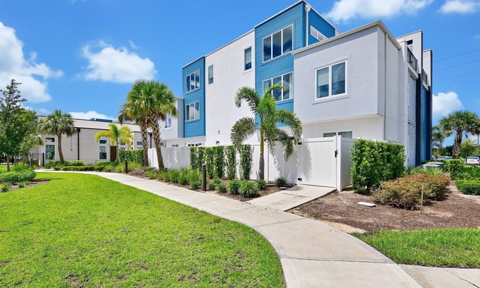 Reunion Hotel | Modern Condo with Pool, Spa & Family-Friendly Amenities