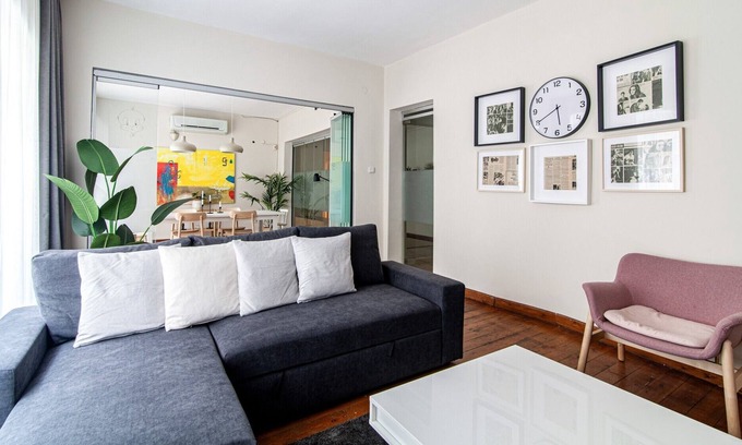 Asmali Mescit Apartment | Modern Flat Steps from Pera Museum with Unique Amenities
