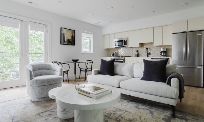Navy Yard Apartment | Modern Navy Yard 1BR with Kitchen & Pet-Friendly Perks