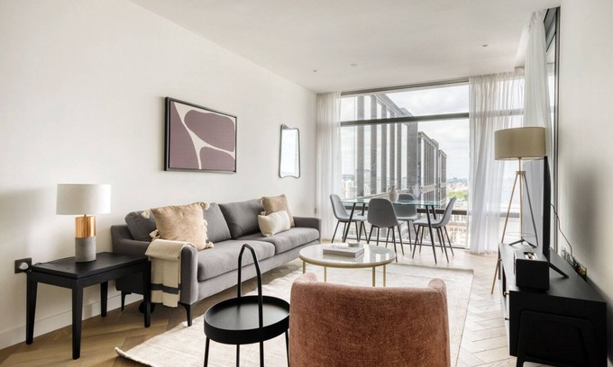 Shoreditch Apartment | Modern Shoreditch 1BR with Pool, Gym & Concierge Access