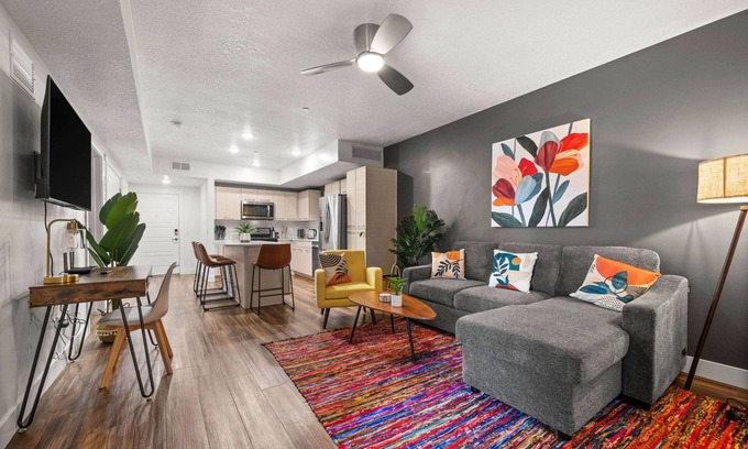 Downtown Salt Lake City Apartment | Stylish Salt Lake City Apartment with Pool & Spa Access