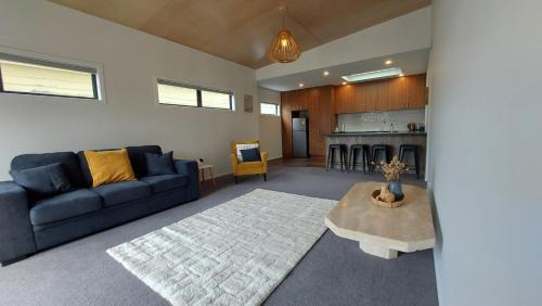 Saint Kilda House | Stylish Two-Bedroom Suite Steps from the Sand