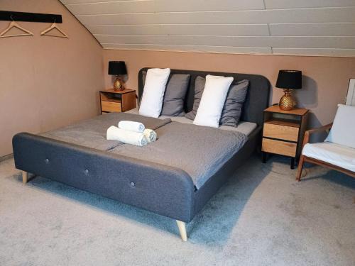 Neustadt a. Main Apartment | Cozy Retreat at SLEEP&CHILL - Pet-Friendly by Main-Radweg