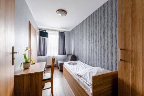 Lubliniec Bed & Breakfast | Budget-Friendly Sleep&Go: Family-Friendly with Breakfast
