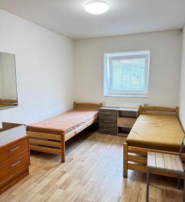 Mala Chuchle Hostel | Sleep & Go Praha 5